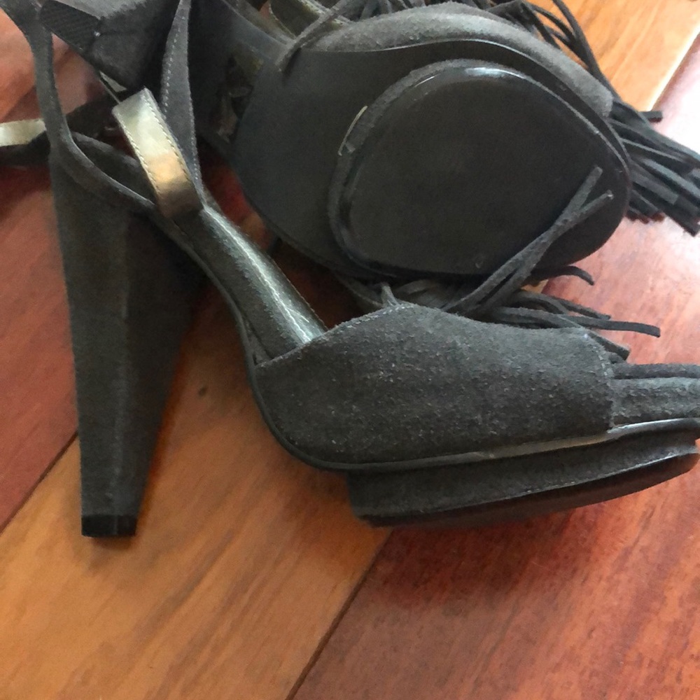 New! Colin Stuart Fringe Heels - image 4